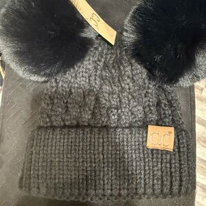 Black Pom Pom Beanie